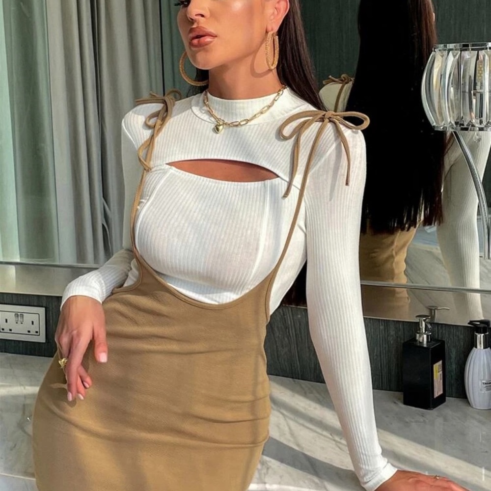 Tie Shoulder Split Hem Suspender Skirt